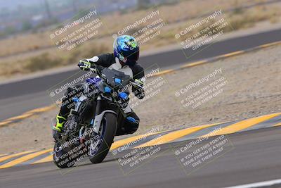 media/Sep-10-2022-SoCal Trackdays (Sat) [[a5bf35bb4a]]/Turn 11 (11am)/